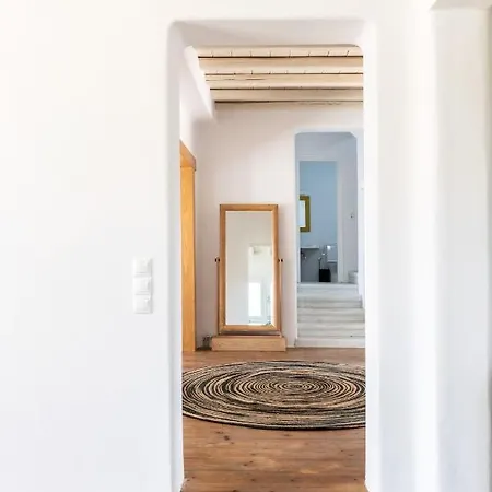 Ryakia Villa, 5 Min Away From Super Paradise Beach Villa Mykonos Town