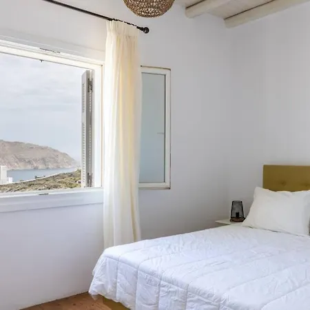 Ryakia Villa, 5 Min Away From Super Paradise Beach Villa *